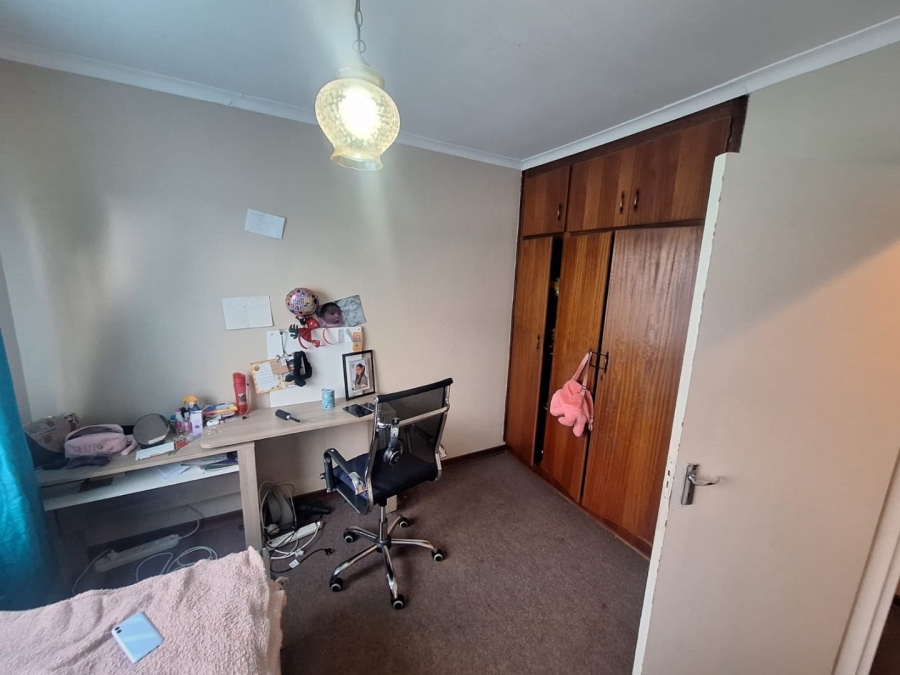 3 Bedroom Property for Sale in Langenhovenpark Free State
